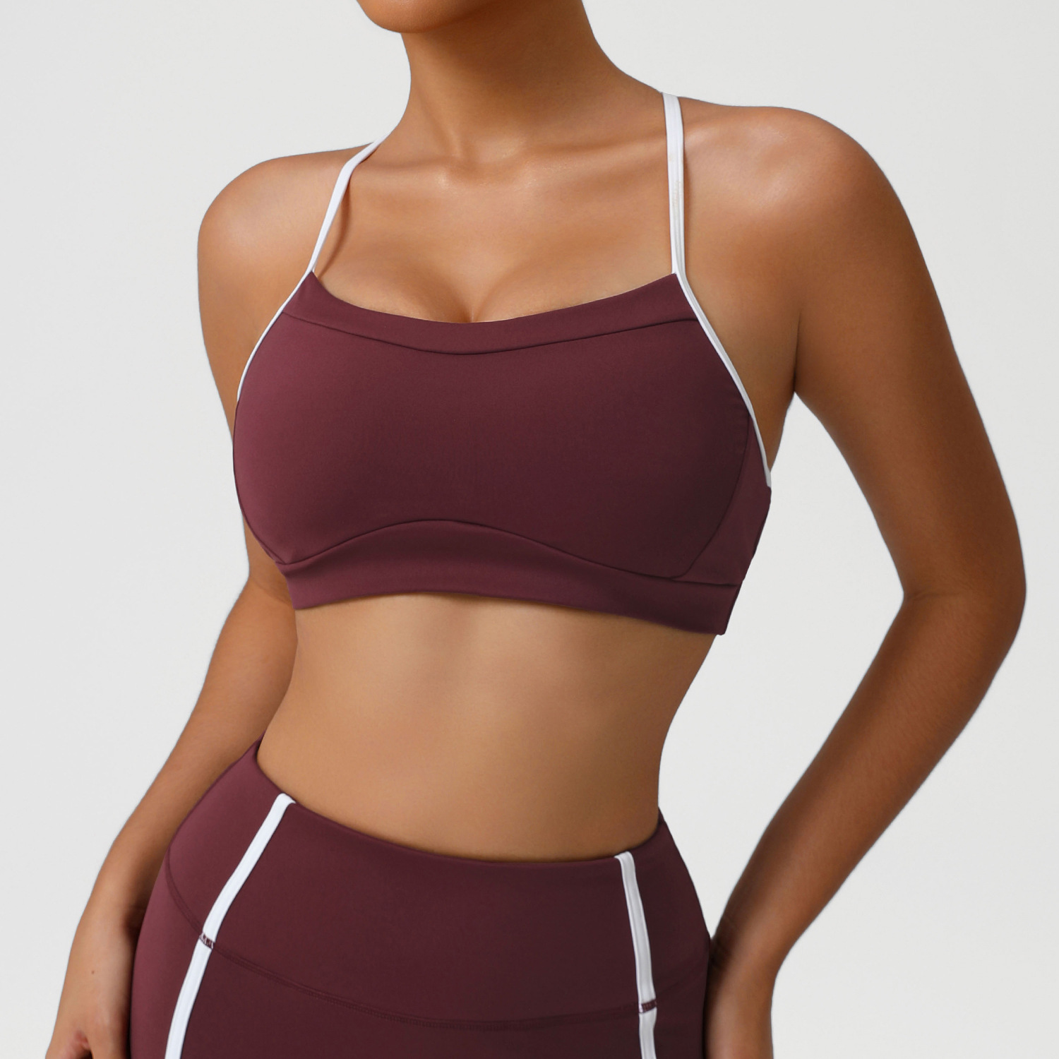 ملابس داخلية رياضية ناعمة ومرن - مراجعة Sports Bra High Impact وسعره