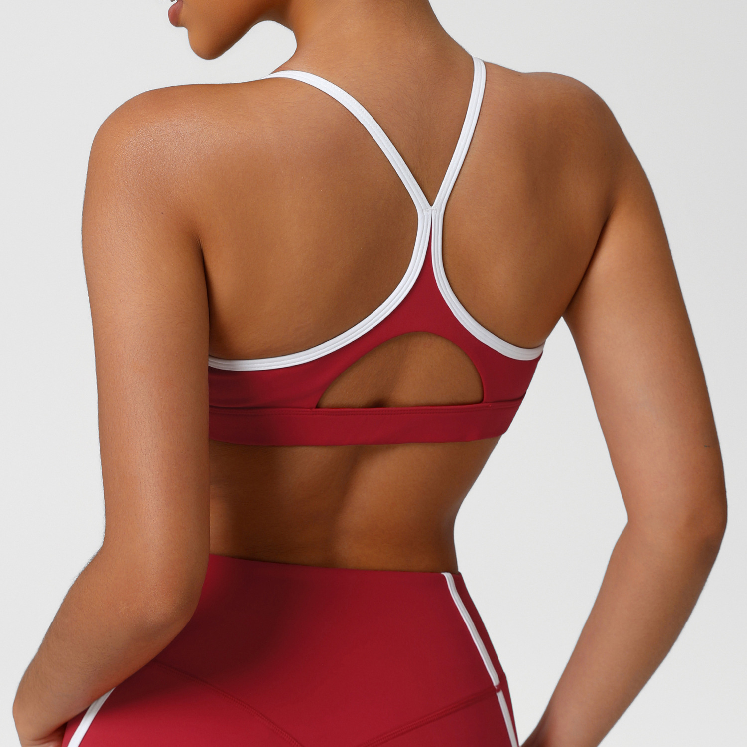 ملابس داخلية رياضية ناعمة ومرن - مراجعة Sports Bra High Impact وسعره