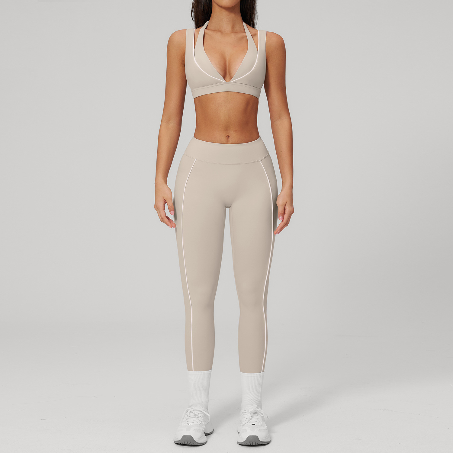 ملابس رياضية نسائية، بدلة رياض - مراجعة Sports Bra High Impact وسعره