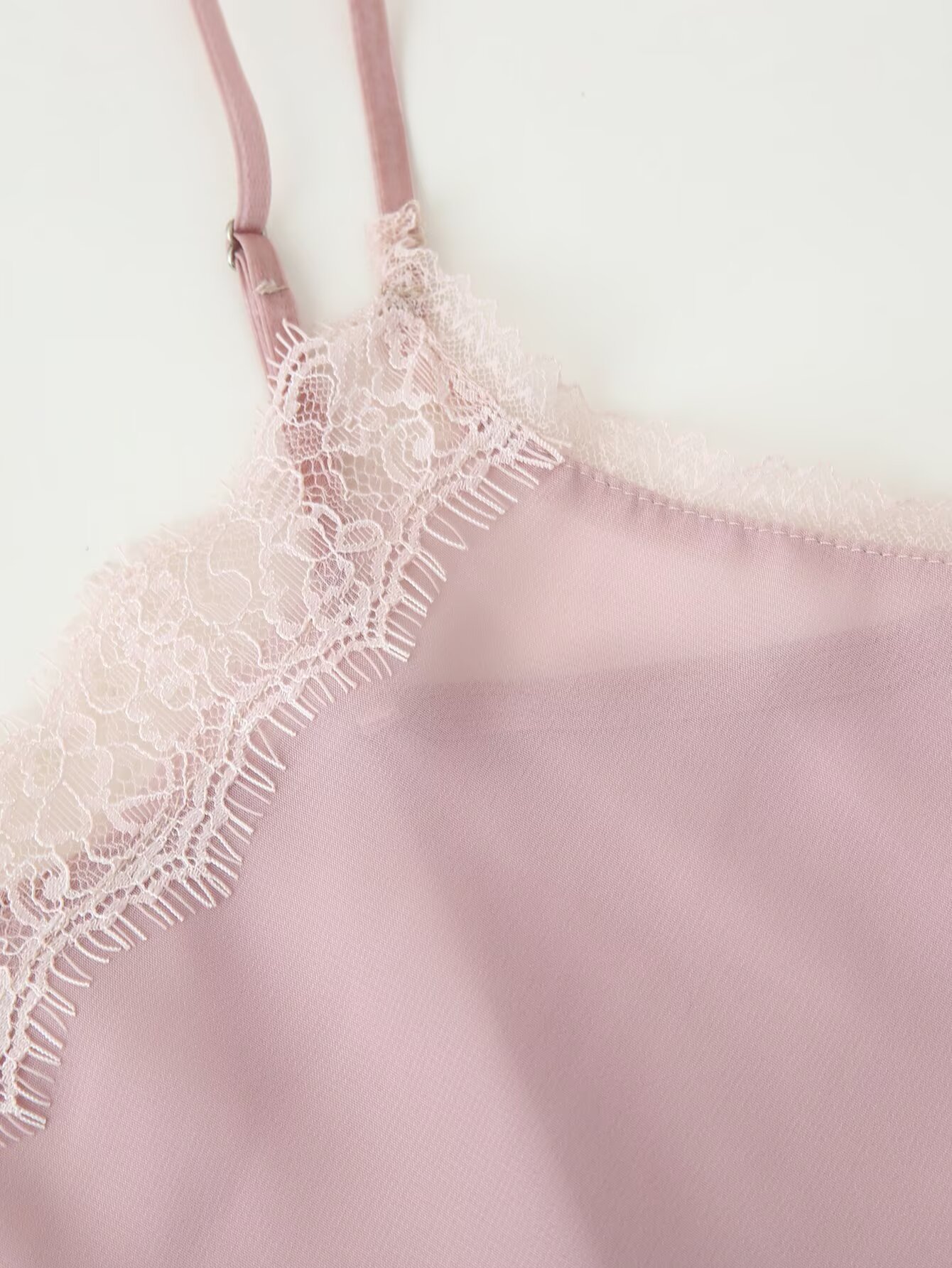 طقم توب وتنورة نسائي وردي من T - مراجعة Cami Top Lace وسعره